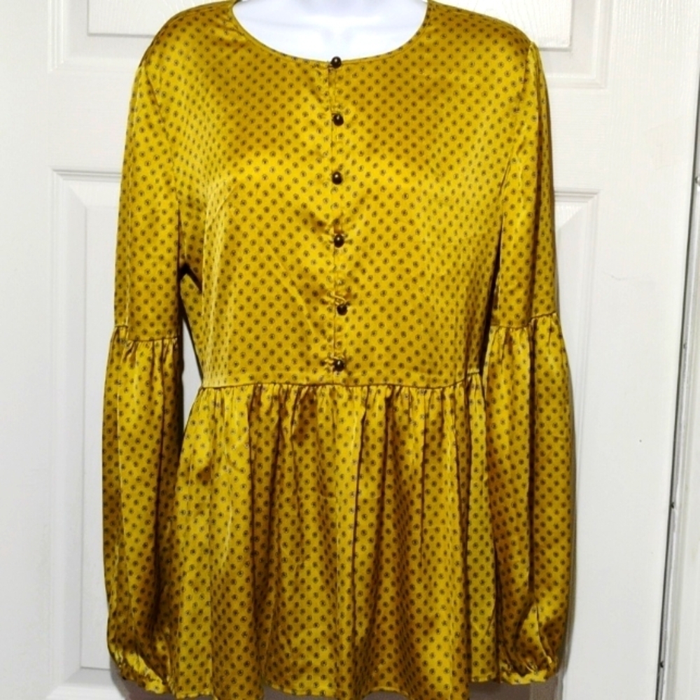 Banana Republic x Olivia Palermo collab top - Picture 2 of 15